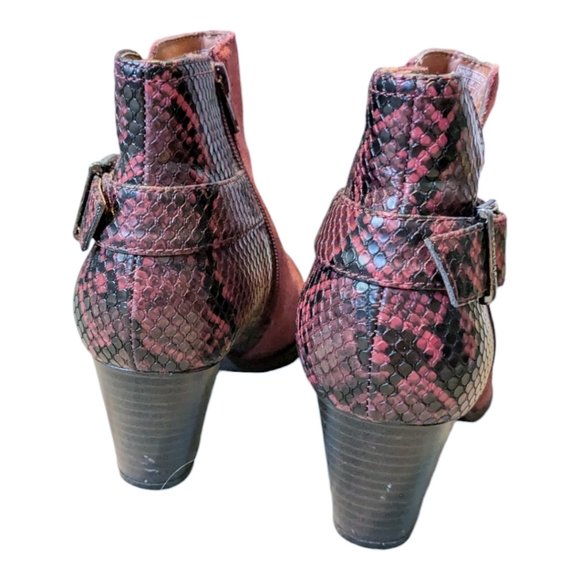 Vionic Naomi Snakeskin Heeled Ankle Bootie in Red Suede Size 7 - Picture 5 of 6